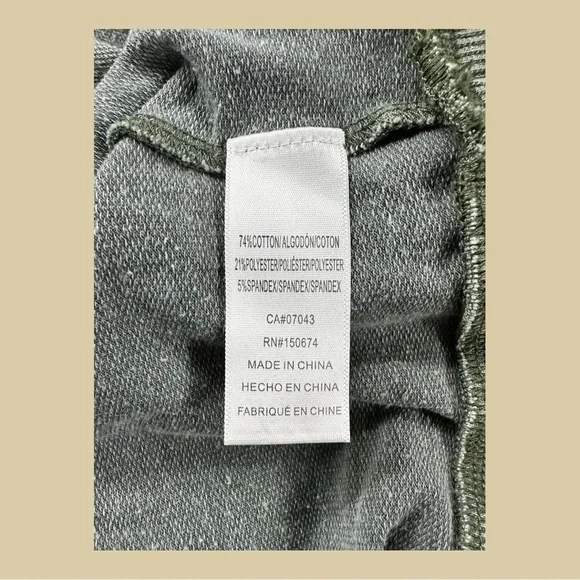 Standard Grace - Mossy Green Leopard Top M - Picture 9 of 11